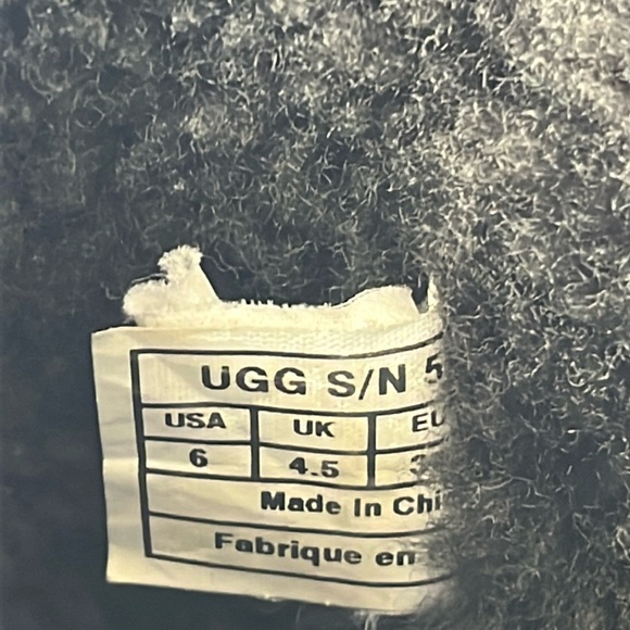 UGG Chocolate Brown Bailey Button Boot Size Women's 6 - Picture 7 of 8